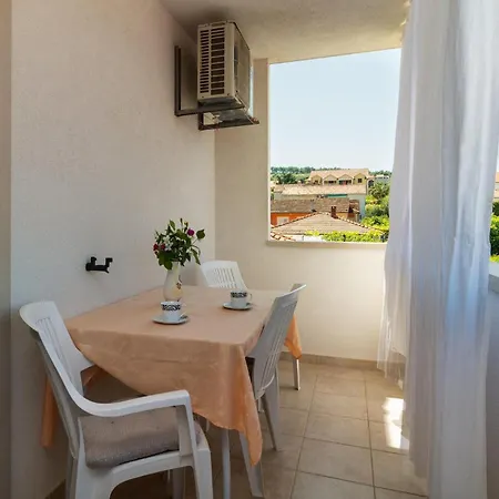 2 Bedroom Beautiful In Apartment