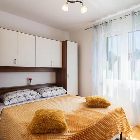 2 Bedroom Beautiful In *